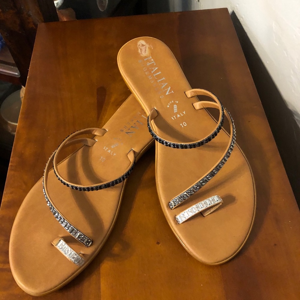 Cute blingy sandals!